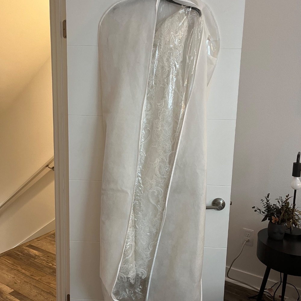 Amsale Dawson Lace Wedding Dress - Size 2 - Picture 8 of 16